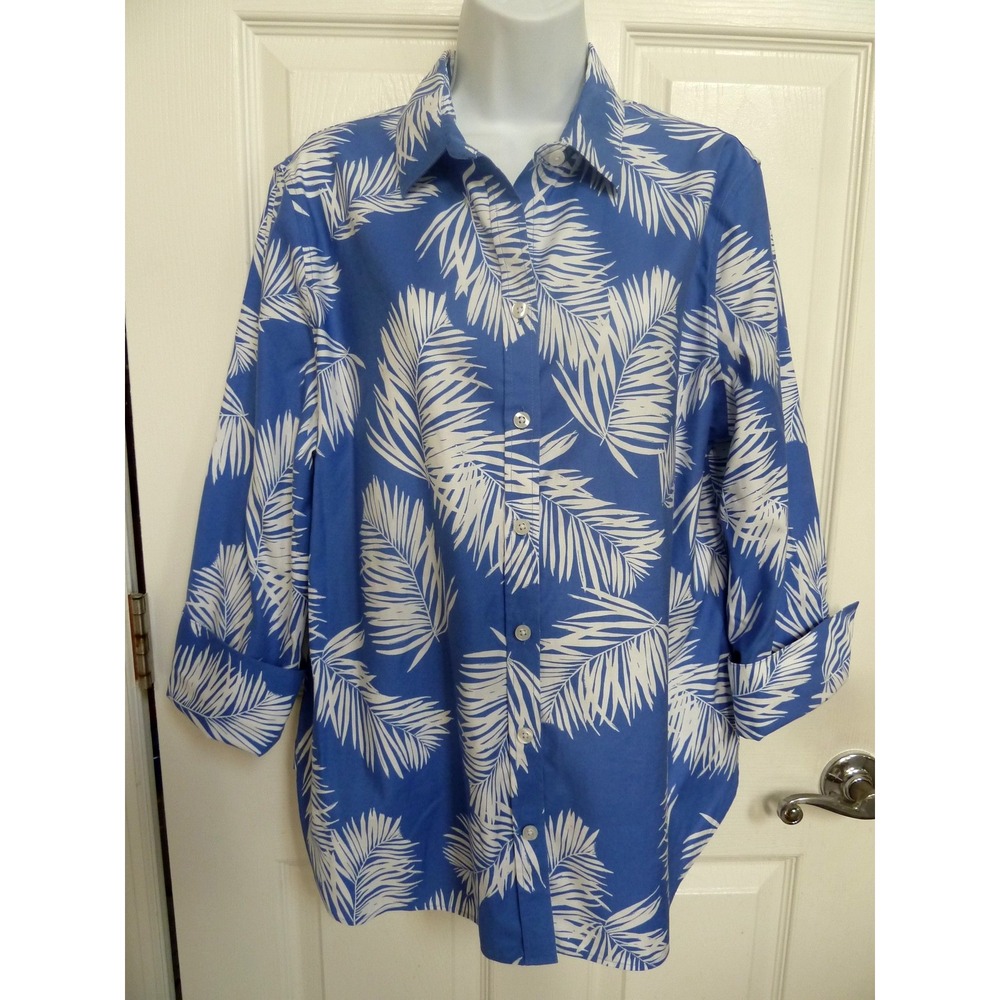 Chico's Size 2 Large Cuffed Tropical Blouse Blue White Palm Button Up Coastal
